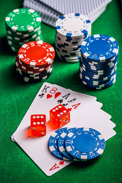 Live dealer at Japan Pools roulette table on roulette platform